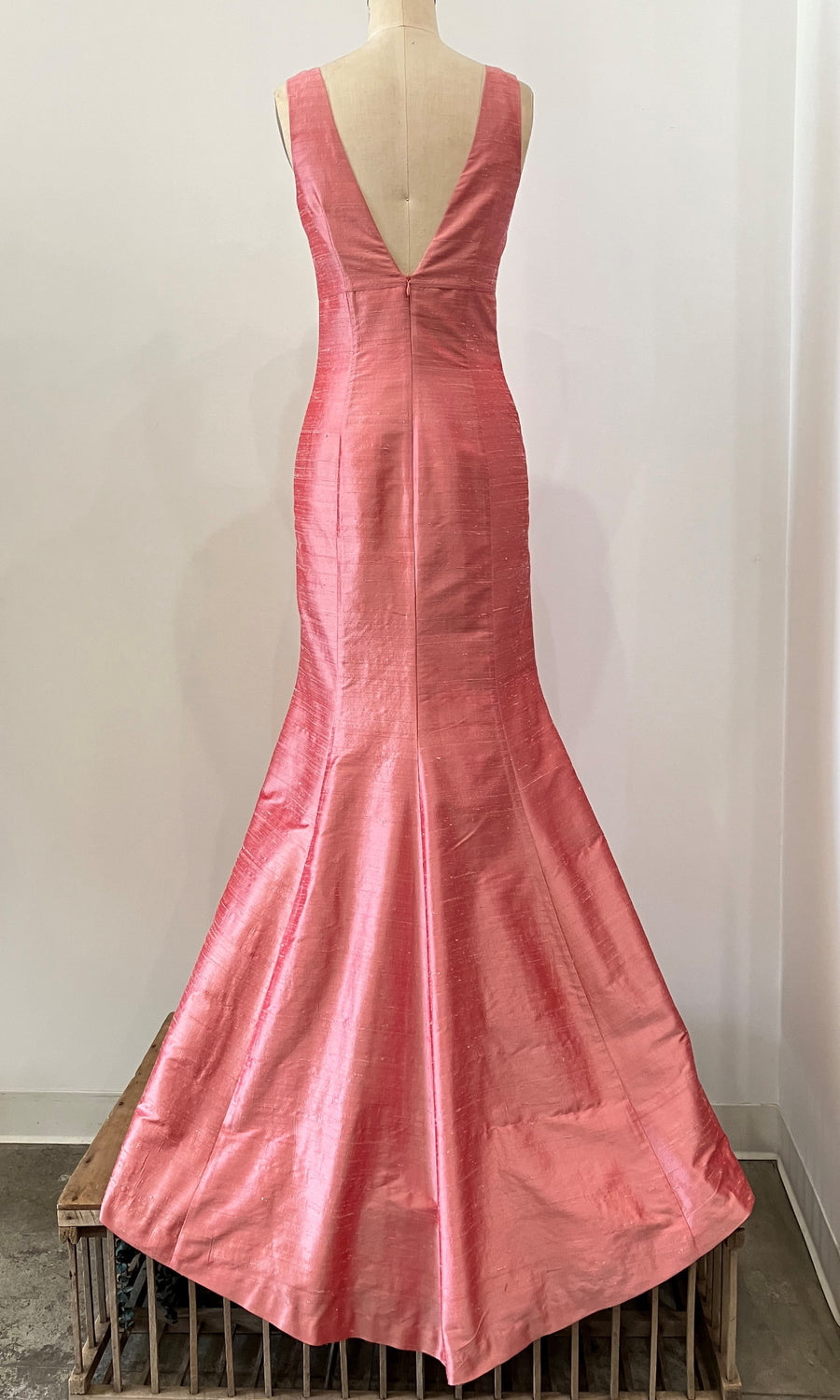 Rose V-neck Trumpet Gown, size X-small