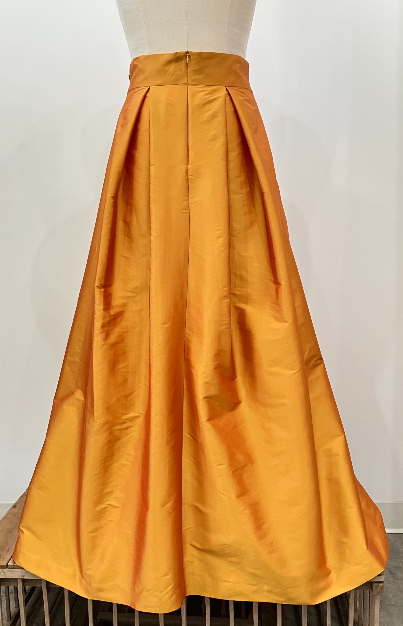 Saffron Washable Taffeta Ball Gown Skirt size Large