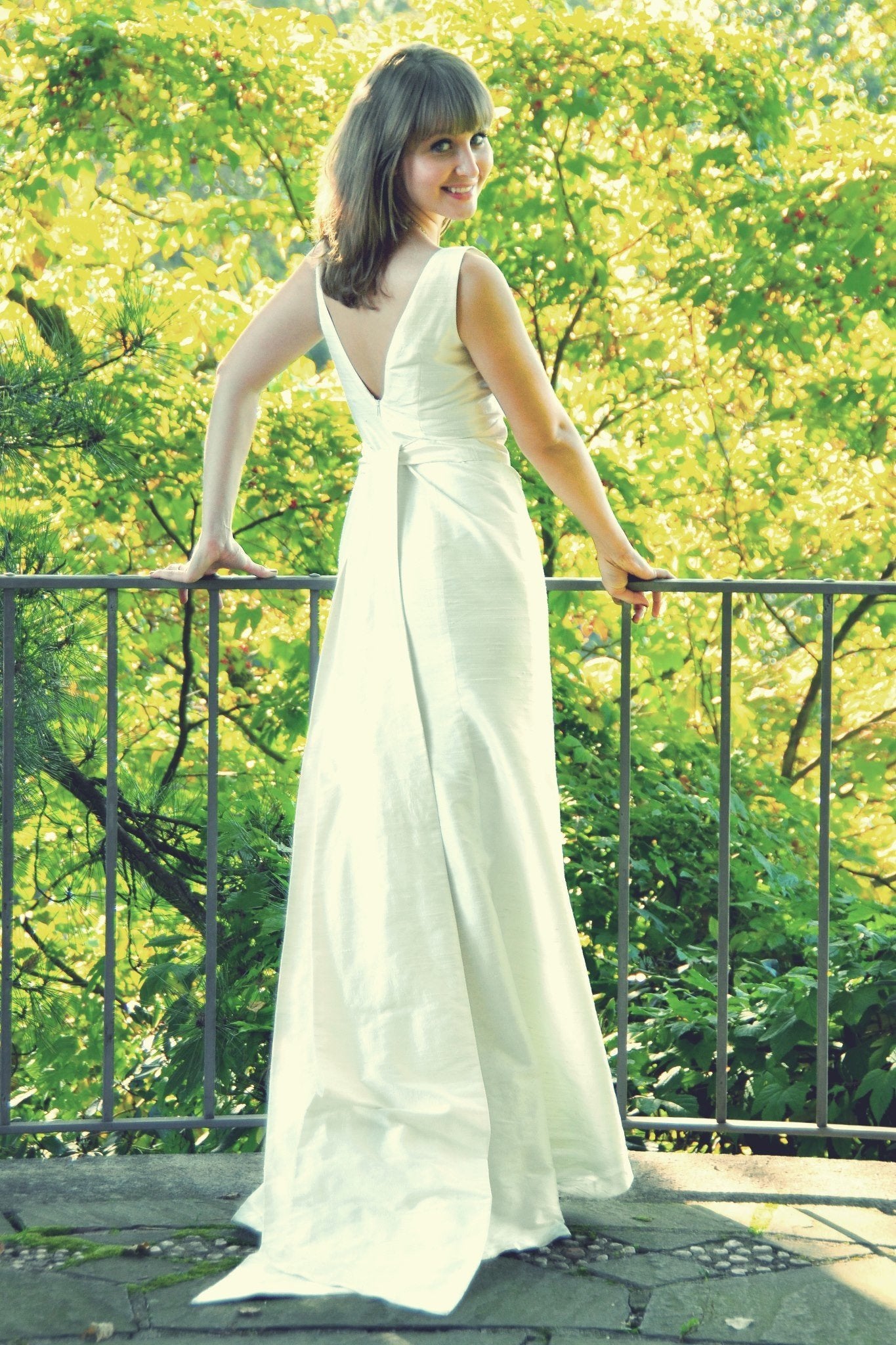 Deep V Simple Shantung Wedding Dress – Kimera