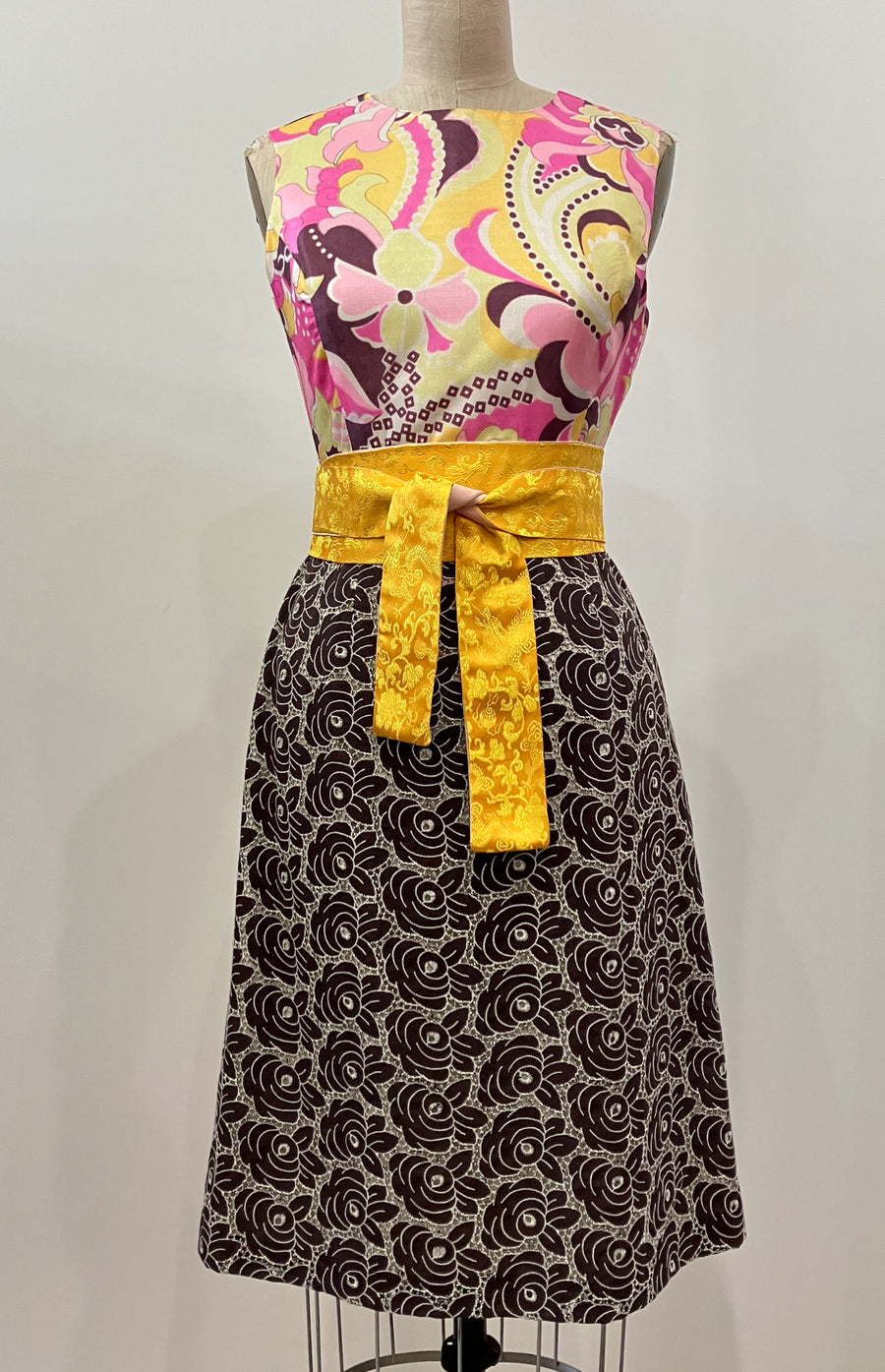 Retro Print & Eyelet Dress, size Small