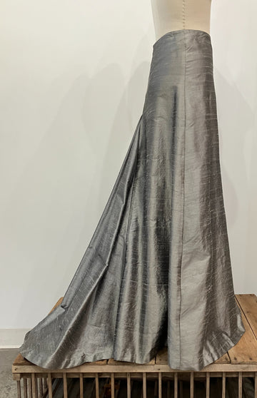 Charcoal Gray Fishtail Skirt, size Small