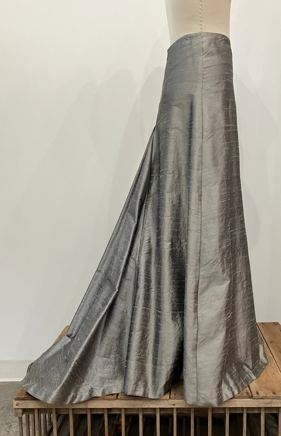 Charcoal Gray Fishtail Skirt, size Small