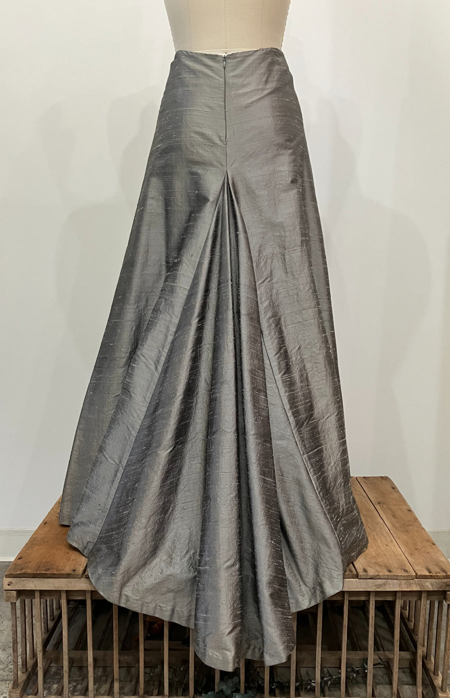 Charcoal Gray Fishtail Skirt, size Small