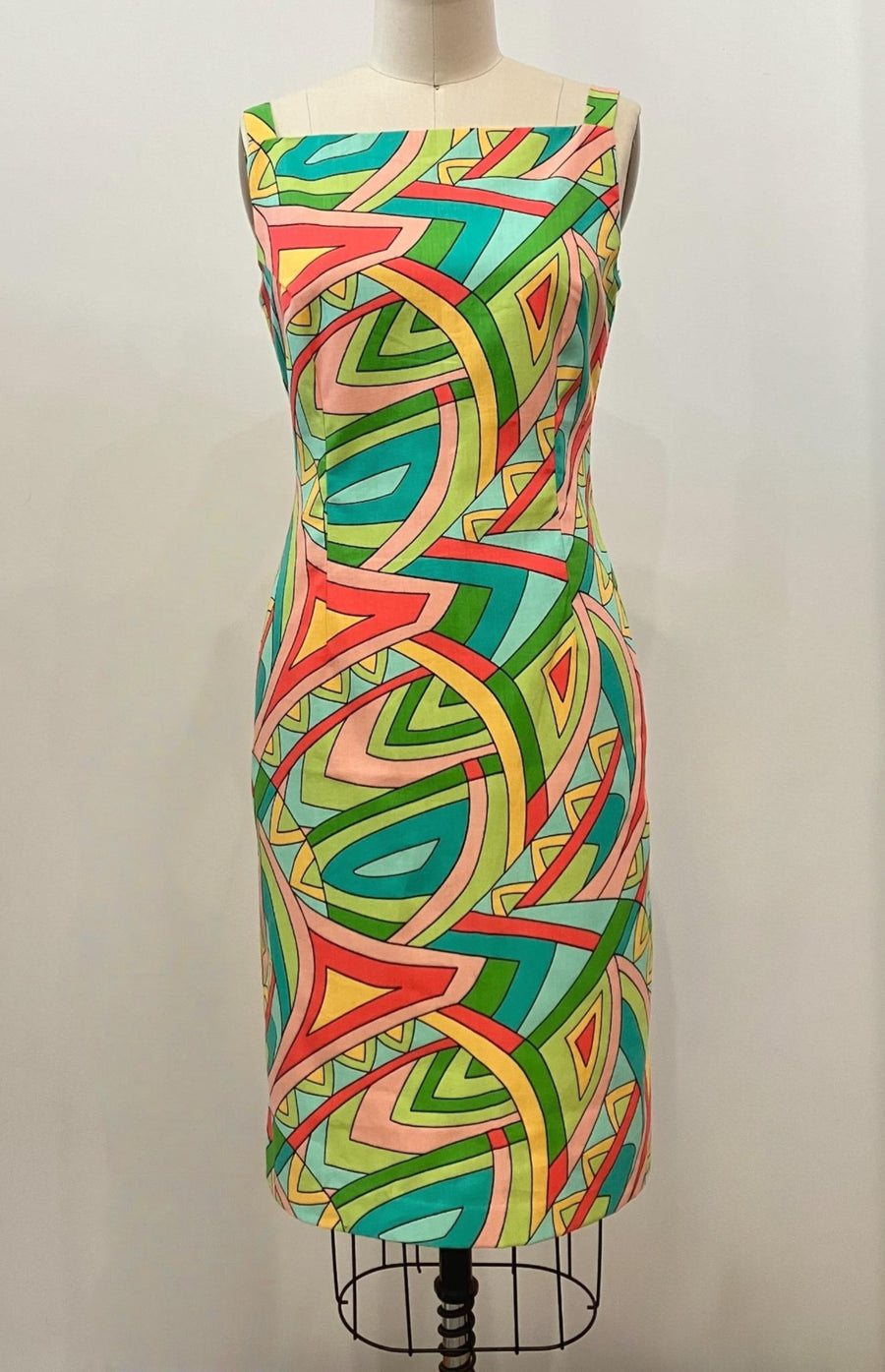 Retro Geometric Classic Sheath, size Medium