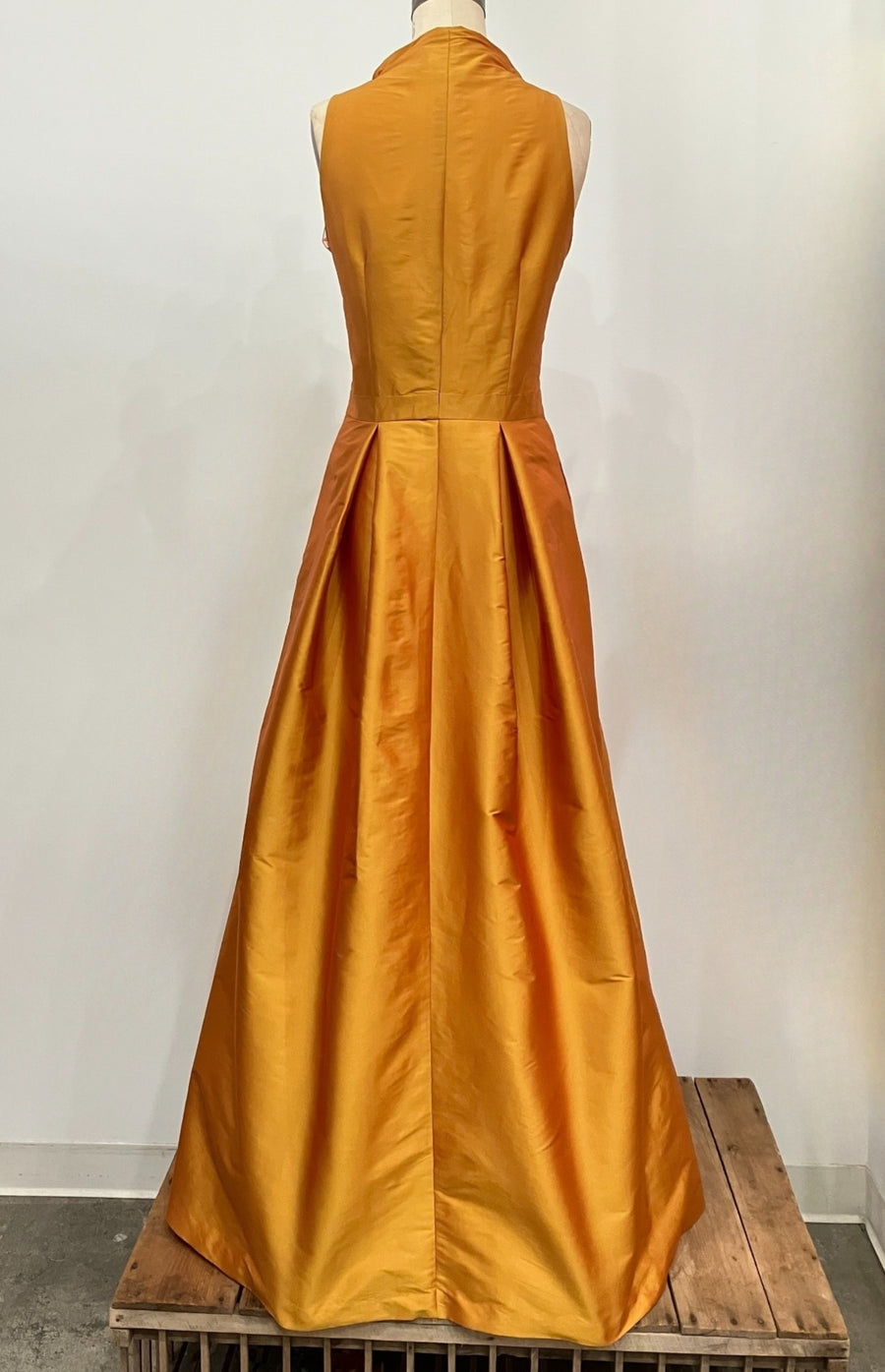 Saffron Sleeveless Washable Taffeta Long Shirtdress