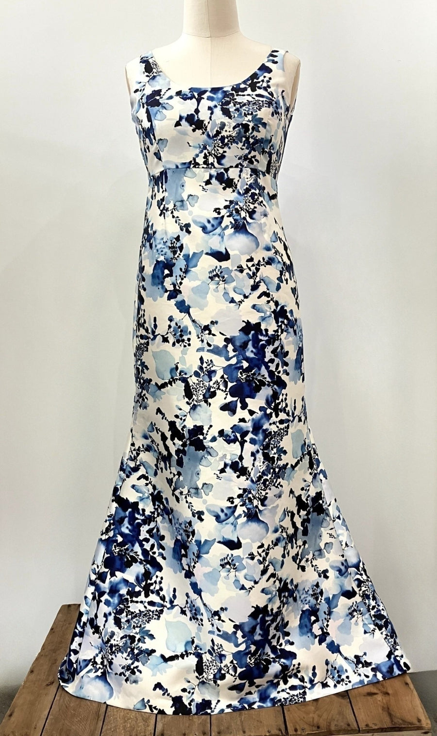 Watercolor Floral Scoopneck Trumpet Gown Kimera Watercolor Floral Scoopneck Trumpet Gown Kimera