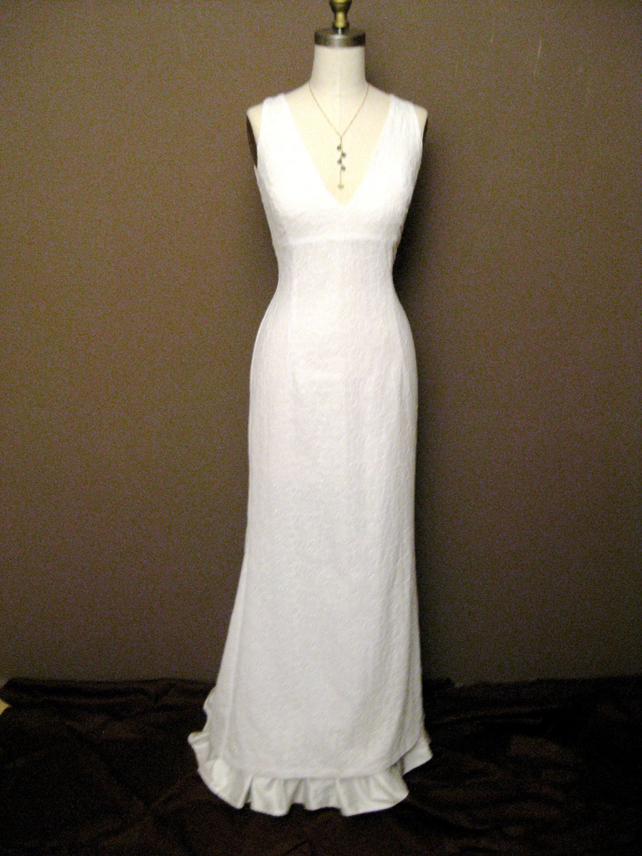 White Eyelet Deep V-neck Trumpet Wedding Dress with Ruffle