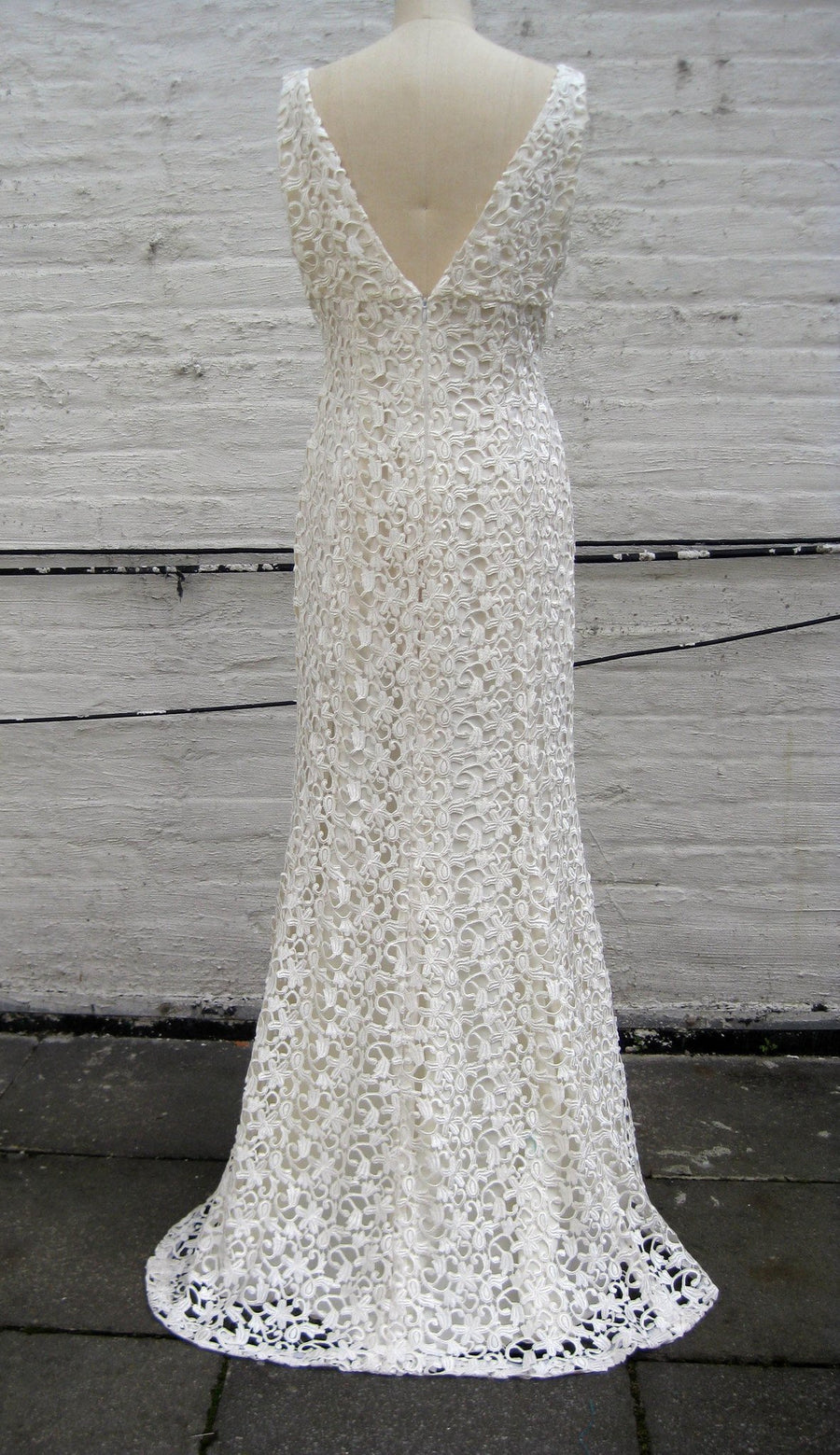 Guipure Lace V-neck Trumpet Wedding Gown