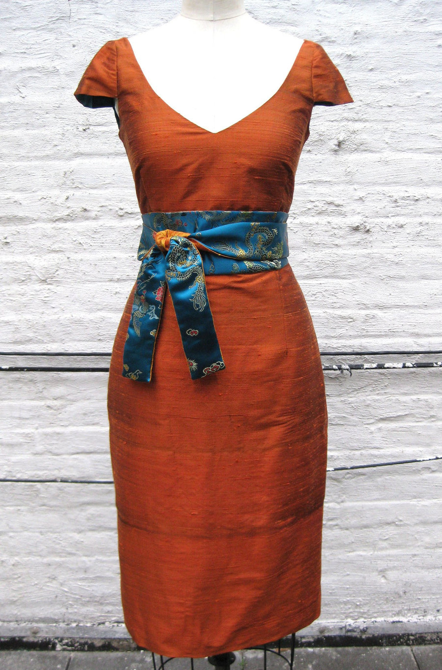 Classic V-neck Cap-Sleeve Shantung Sheath Dress Kimera Classic V-neck Cap-Sleeve Shantung Sheath Dress Kimera
