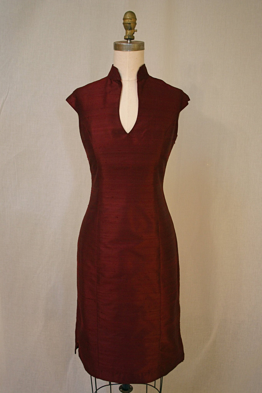 Mandarin-collar Cap-sleeve Shantung Sheath Dress – Kimera Mandarin-collar Cap-sleeve Shantung Sheath Dress – Kimera