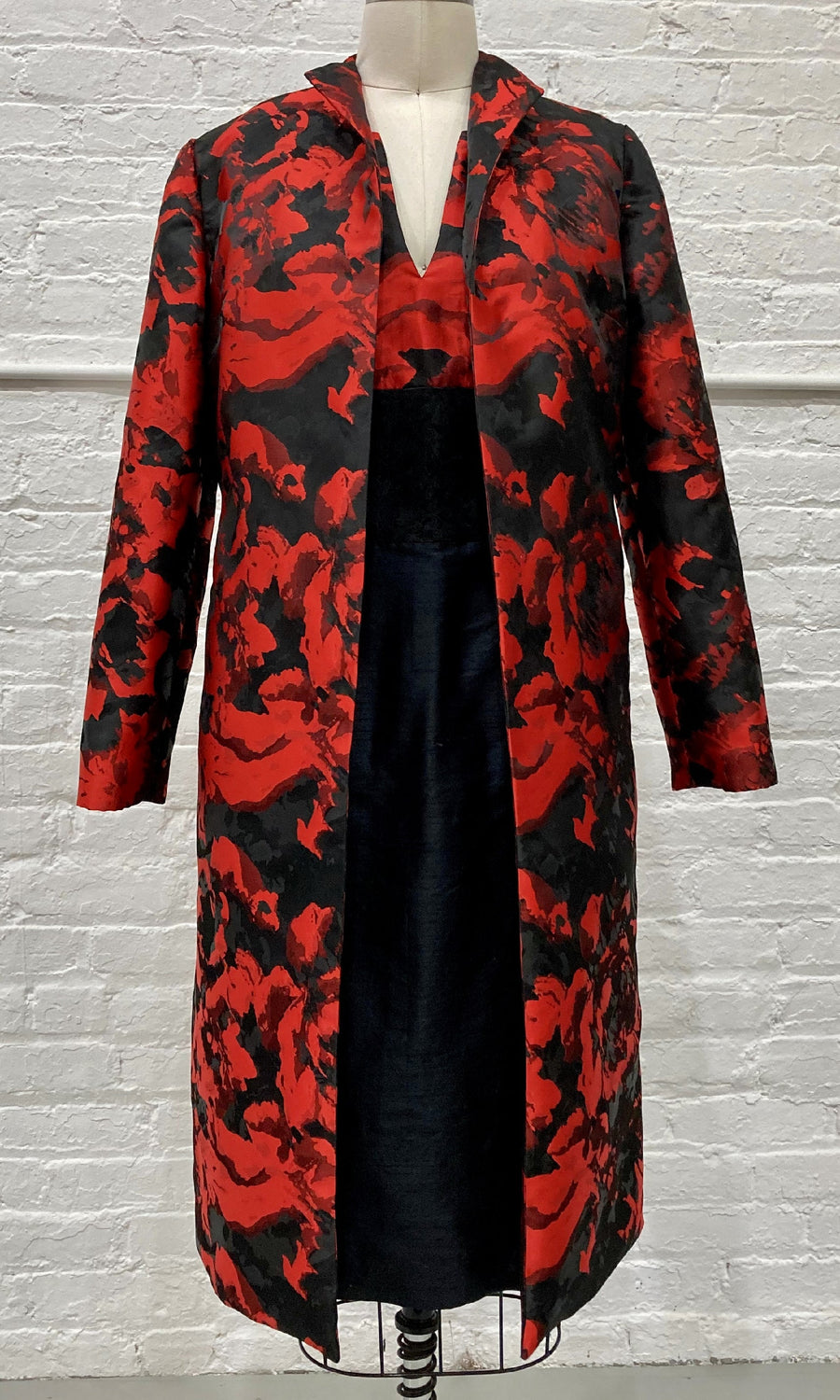 Abstract Rose Mid-length Coat, size Medium
